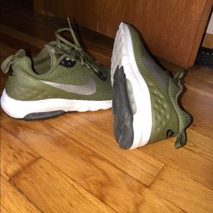 Green Nike Air shoes🍃